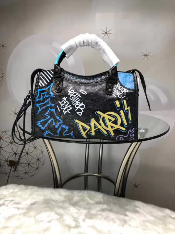 BALENCIAG巴黎世家 歐洲水貨 Balenciaga city小黑釘 限量 原廠爆裂紋羊皮黑白塗鴉 可手提單肩斜跨  BL1046